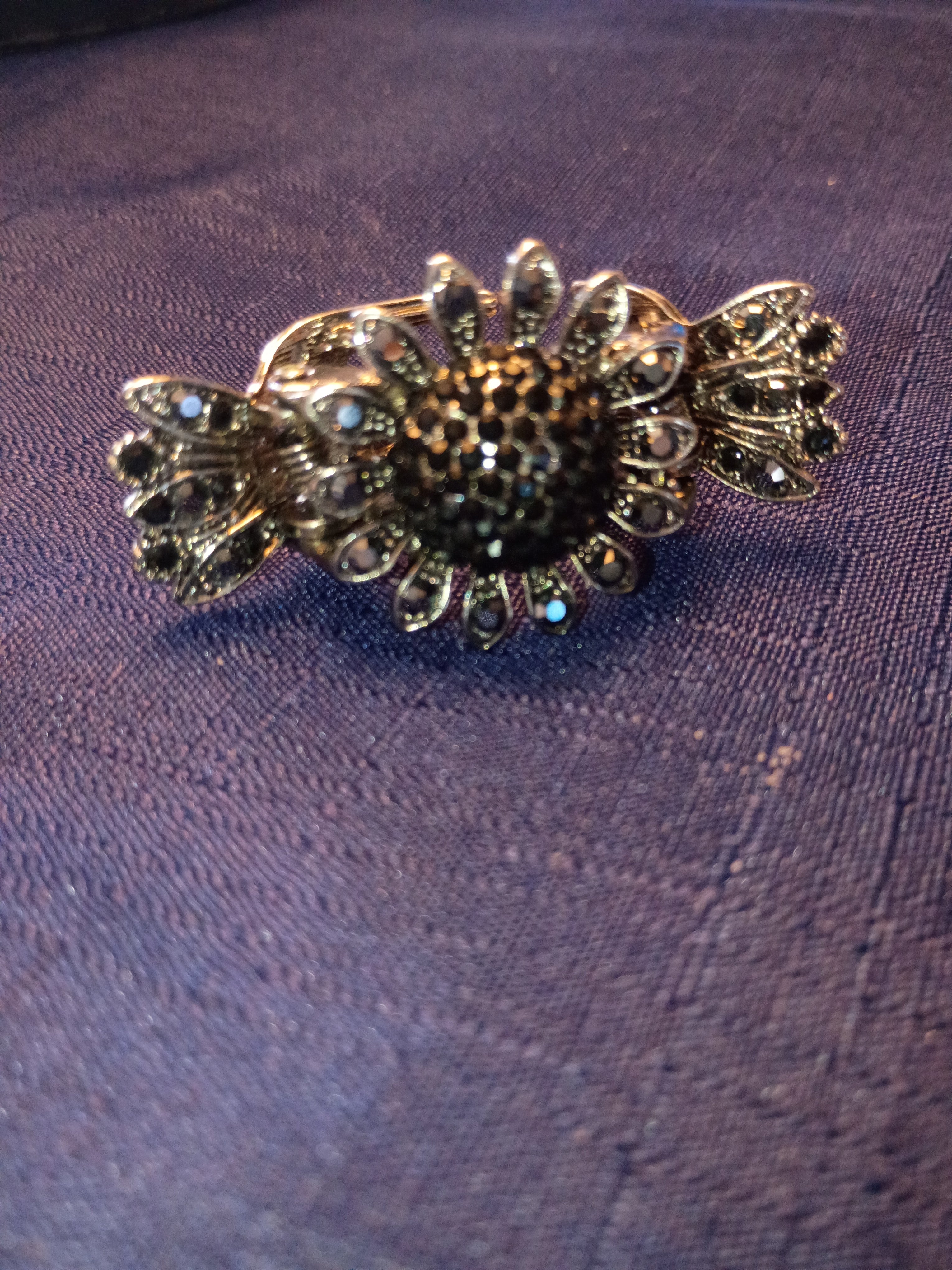 Vintage Style Crystal Sunflower Hair Claw Clip a Hematite Rhinestone Floral Jaw
